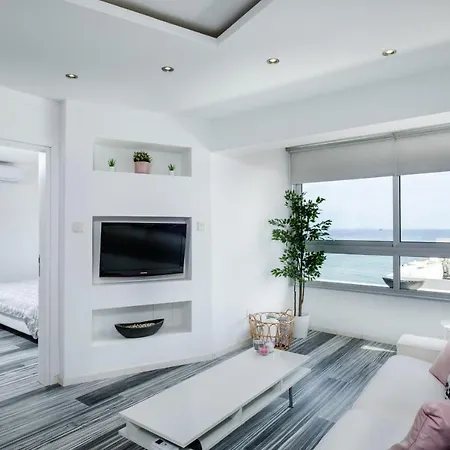 Sea The Sunset Apartment Larnaca